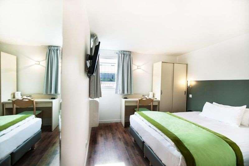 Hotel L'Amandier Nanterre Zimmer foto