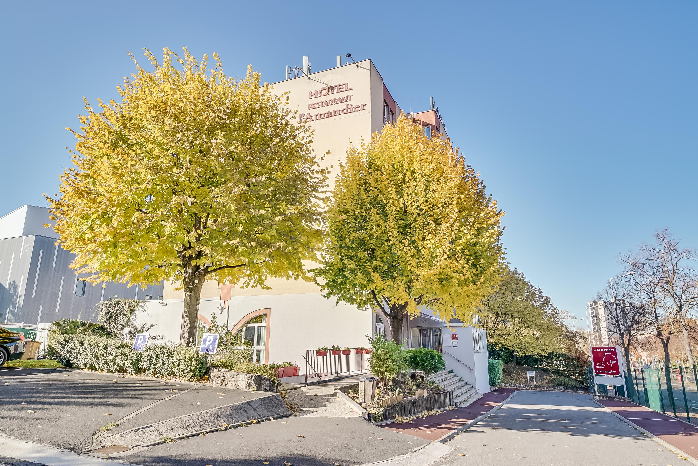 Hotel L'Amandier Nanterre Exterior foto