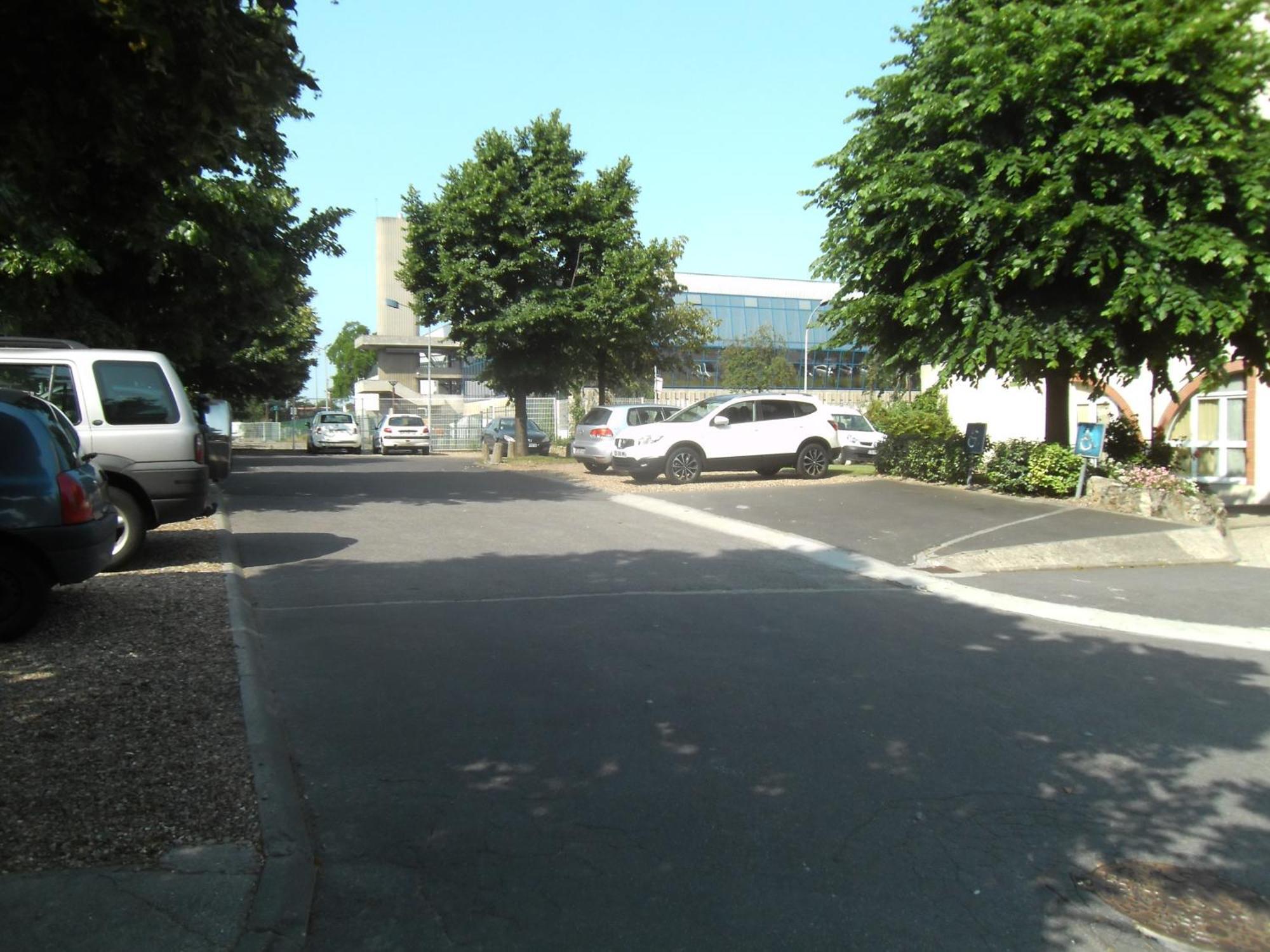 Hotel L'Amandier Nanterre Exterior foto